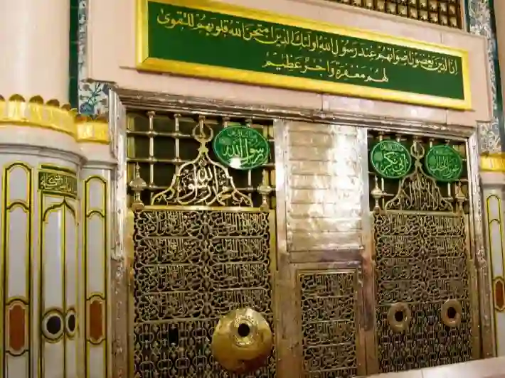 السعودية تعلن تغيير شروط ومواعيد زيارة الروضة النبوية الشريفة وهذا الشرط الزامي لدخول الرجال والنساء في مواعيد الزيارة