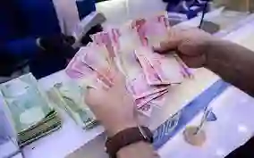بعد الزيادة في رواتب المتقاعدين من هذا الشهر كم بيكون أقل راتب تقاعدي في السعودية 1445؟ الاجابة بالتفصيل مع سلم رواتب المتقاعدين بعد الزيادة 