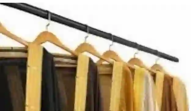 من العادات والتراث الملكي السعودي.. الوان البشوت وعلاقتها بكل مناسبة ولماذا هذا اللون يجعل سعر البشت يتضاعف؟