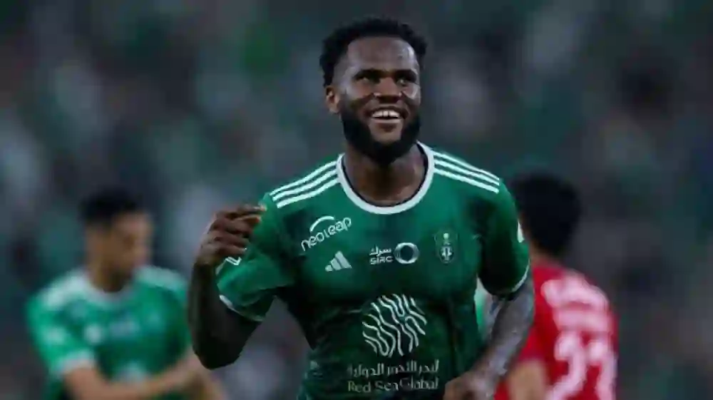 أهلي جدة يتنازل مجاناً عن نجمه الأول لمصلحة نادي إيطالي وتسريبات تكشف من المتسبب 