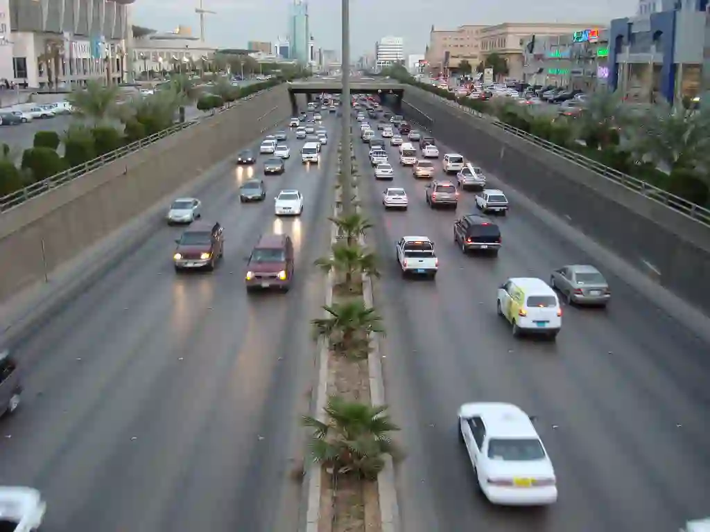 طرق بديلة في الرياض تجنبك الزحمة في وقت الذروة للانتقال بين شمال وجنوب الرياض 