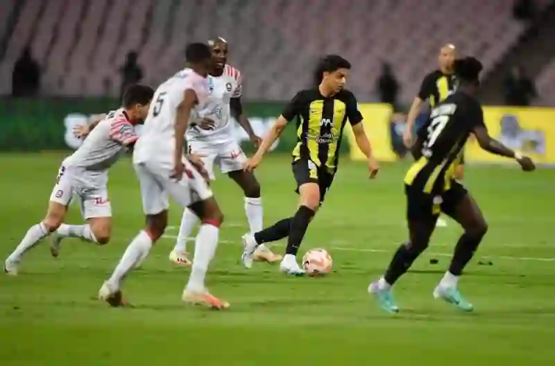 فيديو يؤكد تعرض الاتحاد لظلم الحكم أمام الرائد