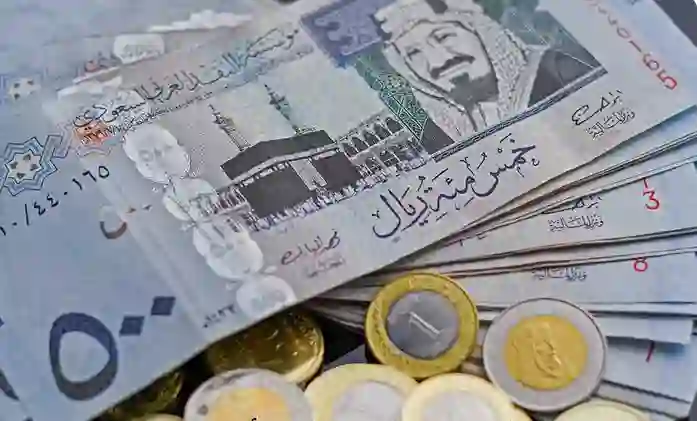 مصادر تكشف سبب الانهيار الكبير للجنيه المصري مقابل الريال السعودي والدولار الامريكي في البنوك وأخر سعر وصله له الجنيه أمام الدولار والريال 