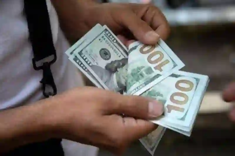 الجنيه المصري يستعيد عافيته أمام الدولار ويسجل هذا الانخفاض التاريخي بشكل مفاجئ عند هذا السعر 