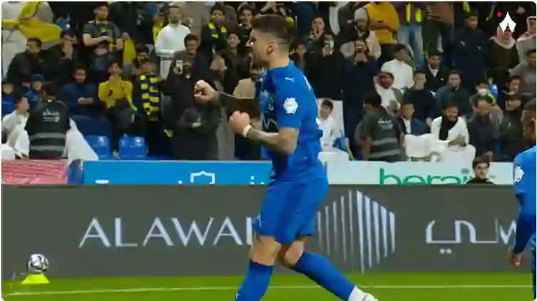 عاجل.. الهلال يتلقى درس قاسي يطيح به من انجازه الكبير بسبب غلطة الشاطر 