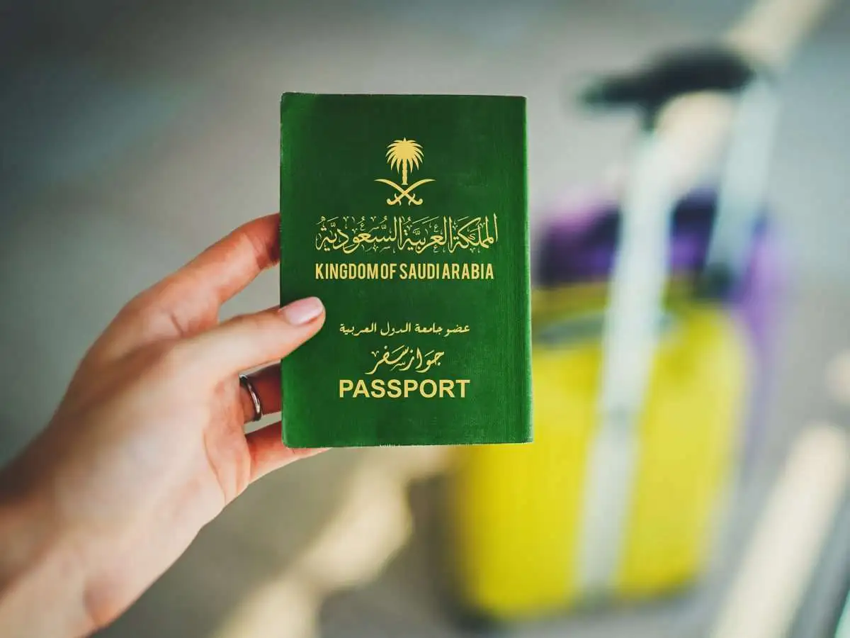ما هي الحقوق والمميزات التي تحصل عليها عليها زوجة المواطن السعودي؟ ومتى يمكنها التقديم على الجنسية؟ 