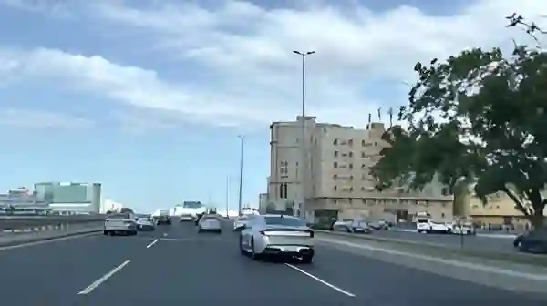 سكان جدة في دهشة بعد تغيير جذري في طريق الملك عبد الله والكثير لم يعد يعرف شكل الطريق 