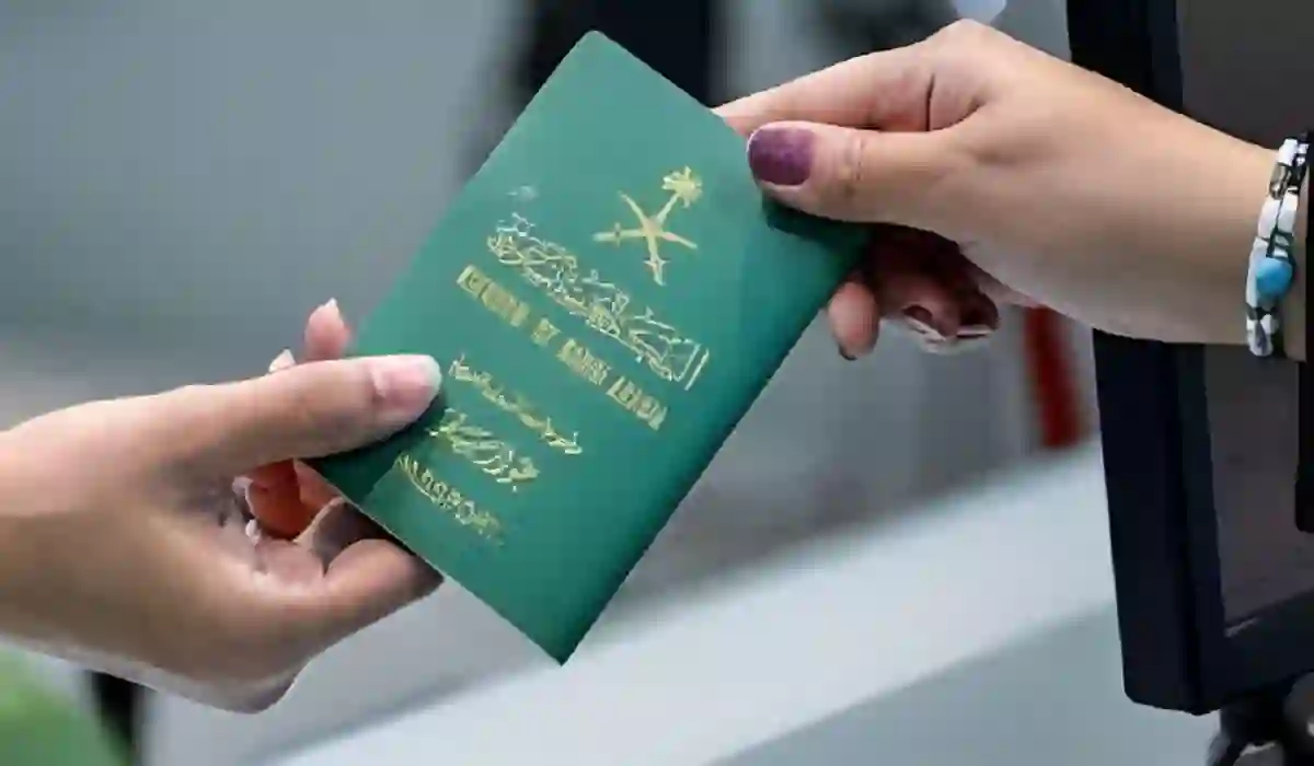 كم رسوم تأشيرة العمرة من خارج السعودية؟ وما هي طريقة الاستعلام عن إصدارها 