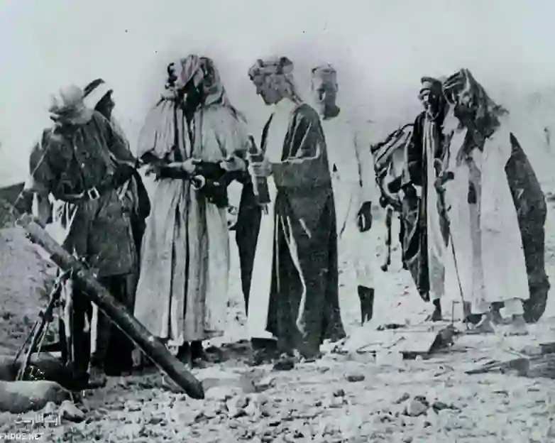 من القبيلة التي أخرجت عتيبة من نجد بعد هزيمتها؟ 