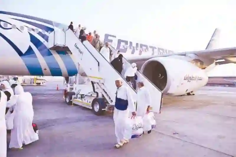 تفاصيل منع مصر لرحلات العمرة بسبب أزمة الدولار