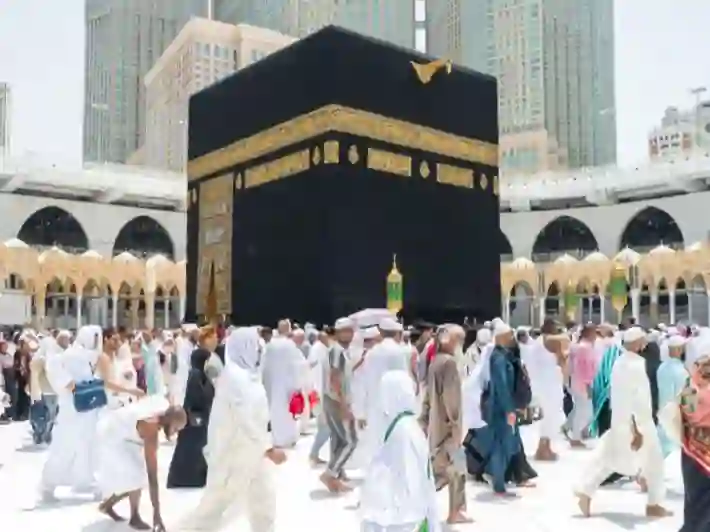 تحويل تأشيرة العمرة الى زيارة عائلية في السعودية 