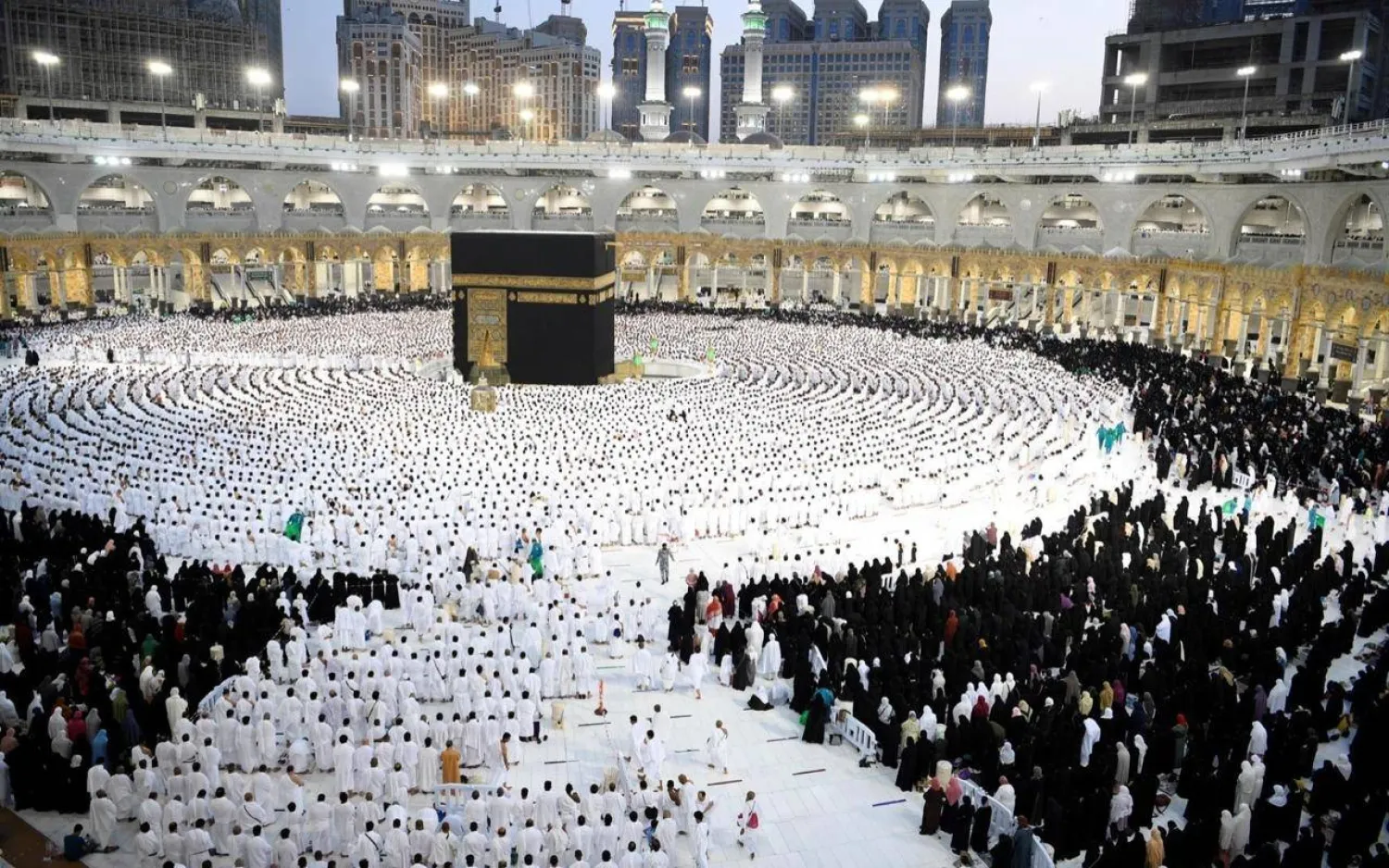 عاجل ورسمياً: السعودية تلغي قرارات واشتراطات اصدار تأشيرات العمرة وتعود للعمل بنظام العام الماضي في منح تسهيلات العمرة للقادمين من خارج المملكة 