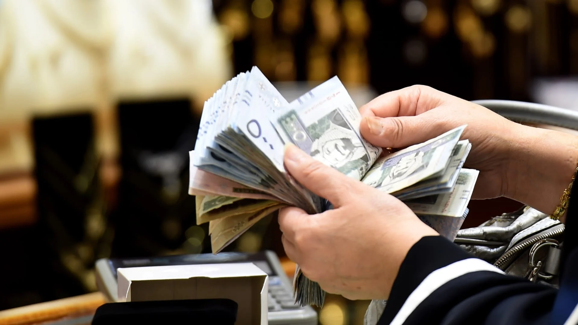 نصف مليون ريال فورية متوافقة مع أحكام الشريعة الاسلامية بشروط ميسرة 